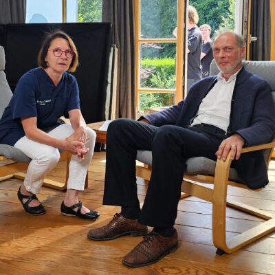 Martin Brambach im Gespräch mit Palliativmedizinerin Dr. Barbara Schubert